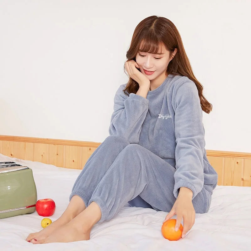 Women's Coral Velvet Warm Pajama Set