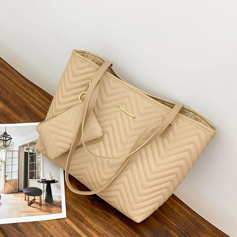 Wavy Grain Large Tote Bag