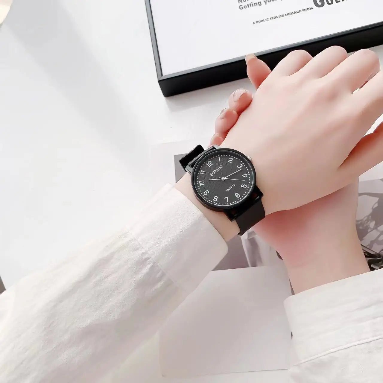 Unisex Minimalist Big Dial Silicone Quartz Watch