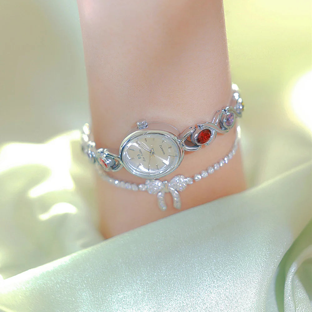 Women's Retro Alloy Quartz Watch Steel Band