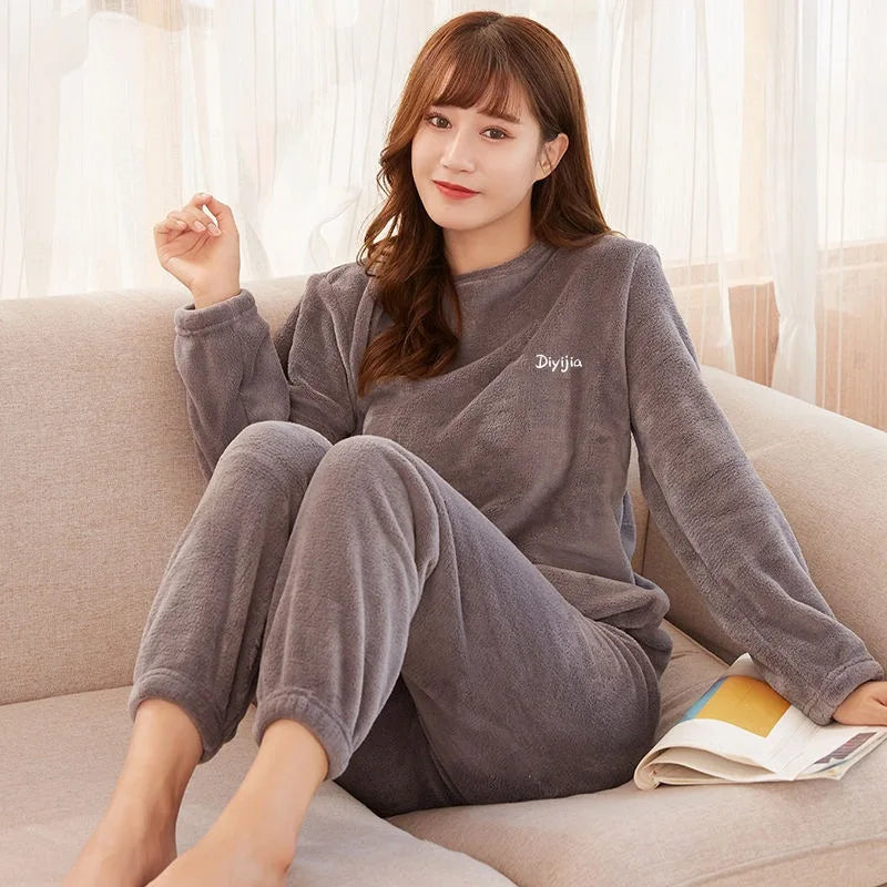 Women's Coral Velvet Warm Pajama Set