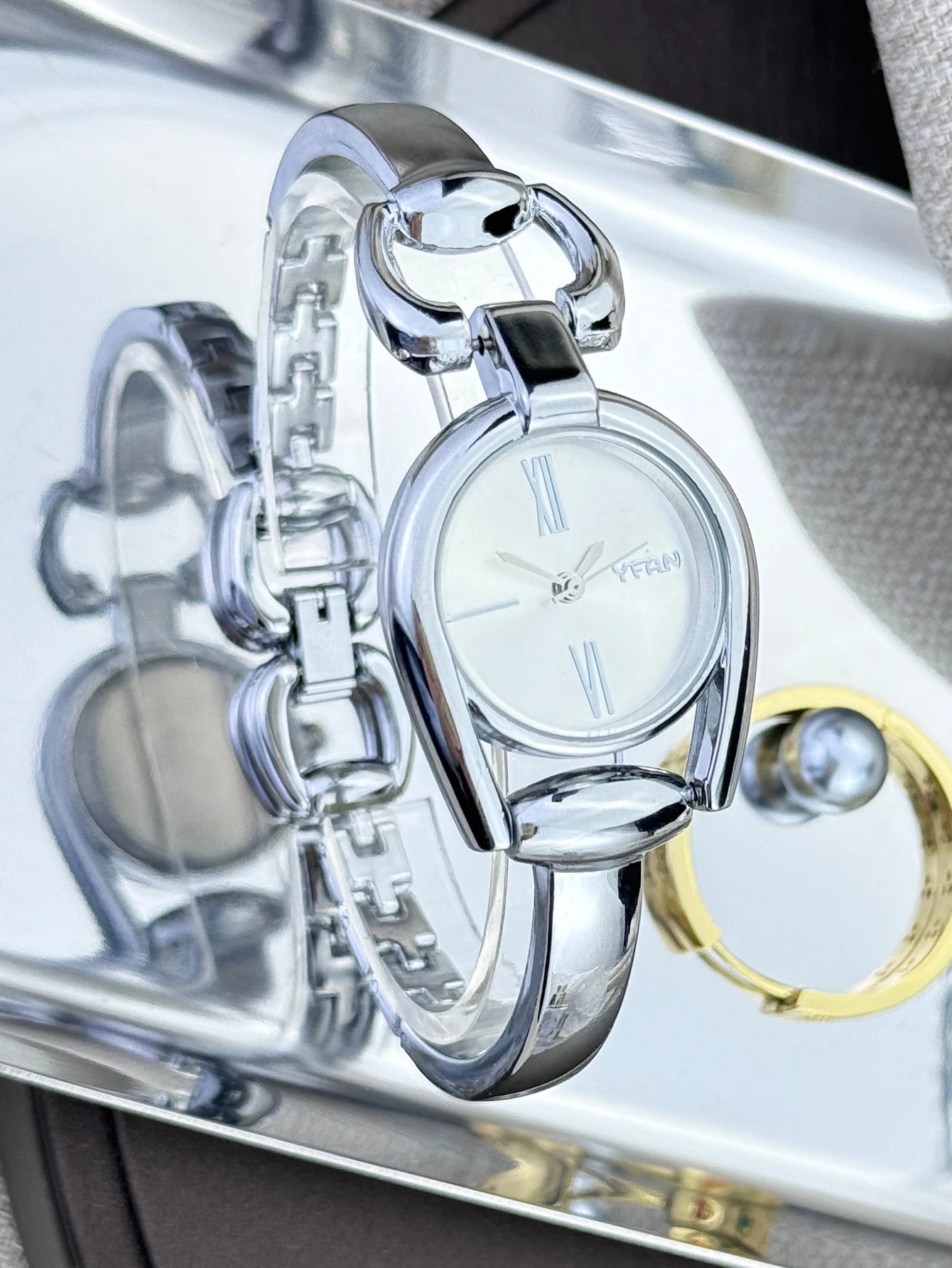 Retro Button Bracelet Watch
