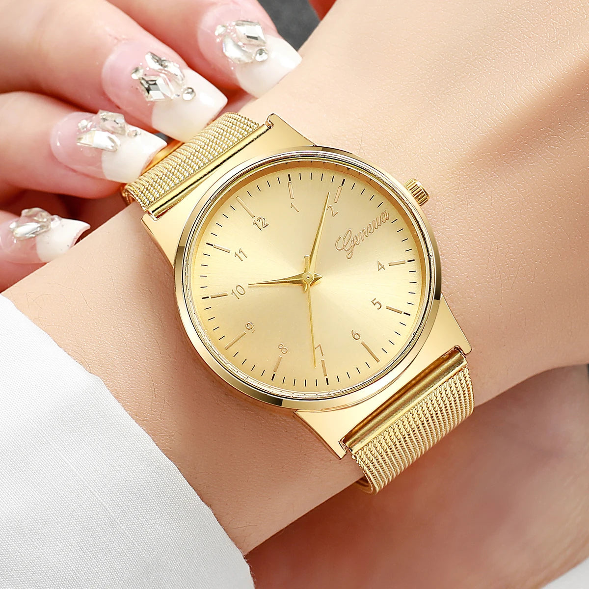 Mesh Strap Analog Ladies Watch