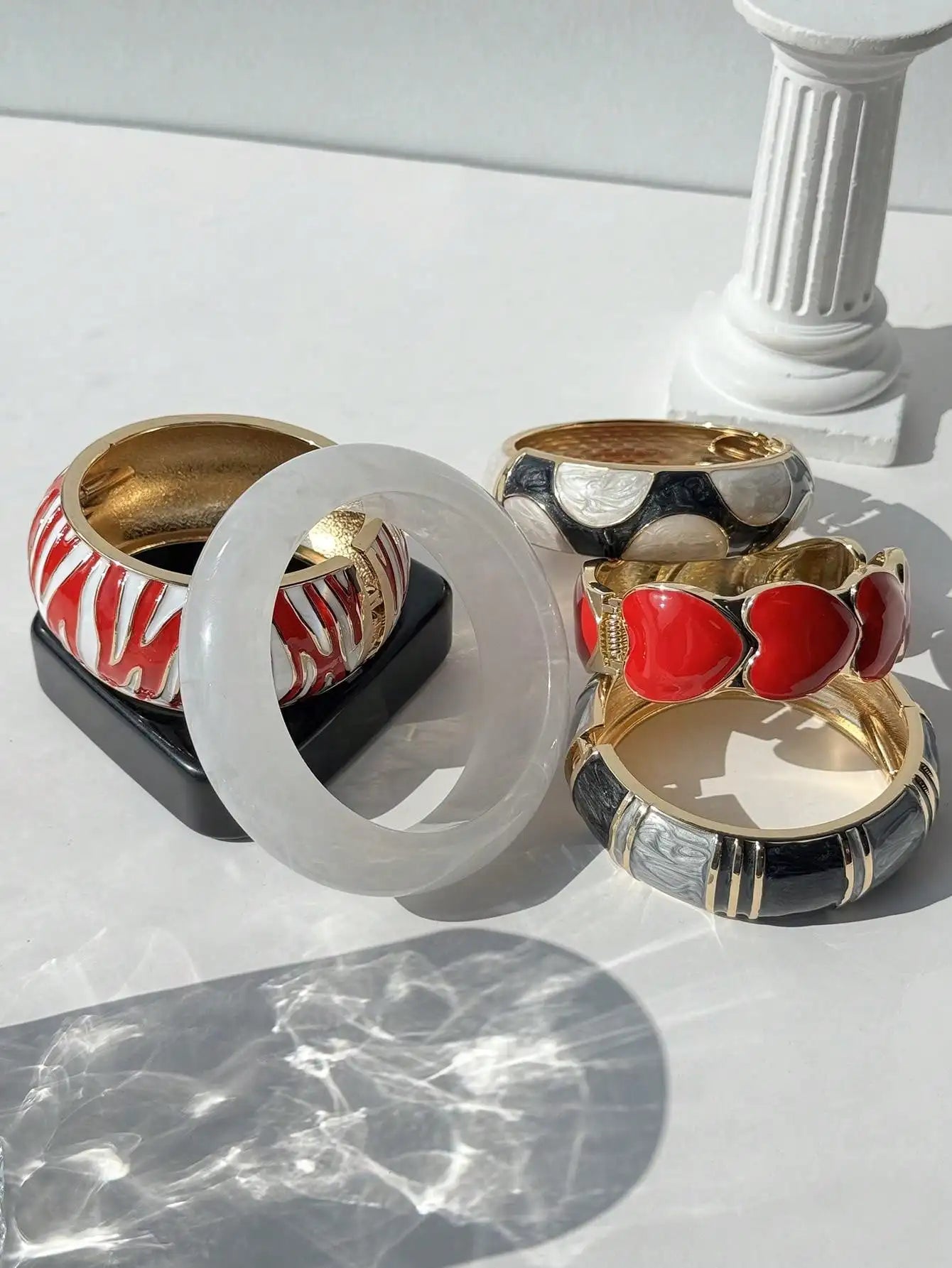 Women's Resin Heart Stripe Bangle Bracelet
