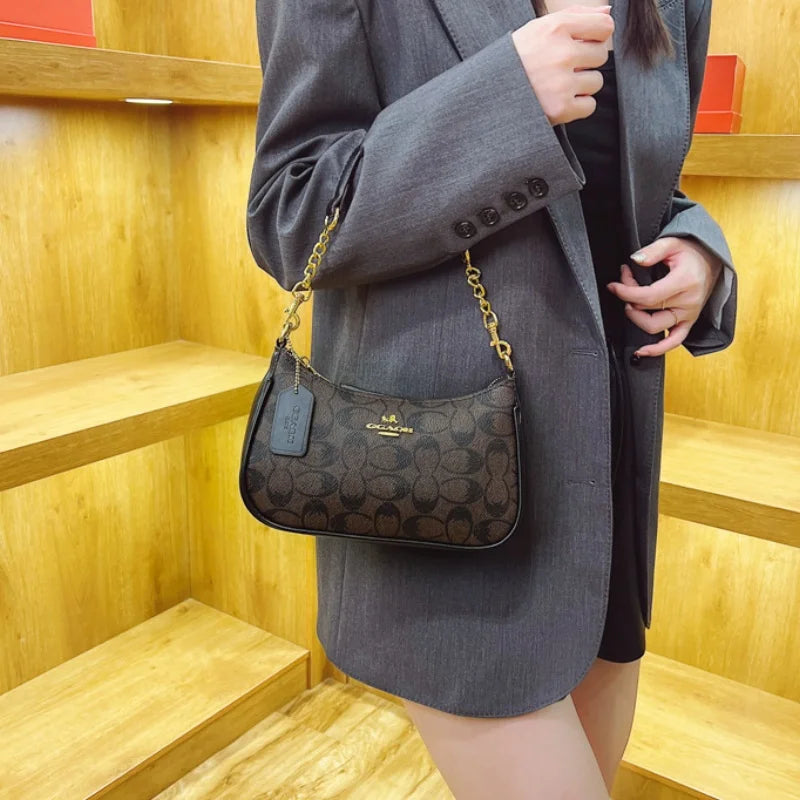 Classic Leather Messenger Bag