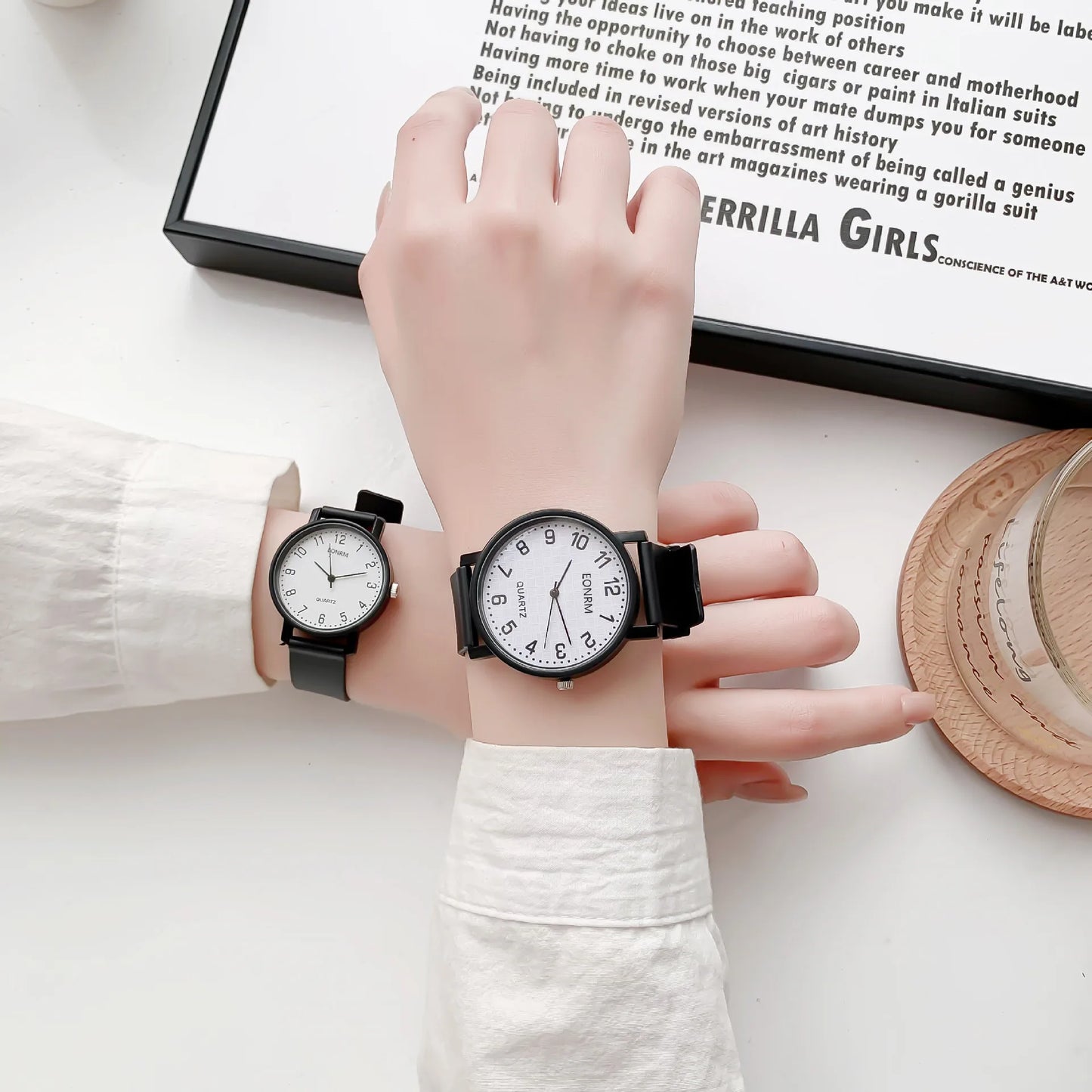 Unisex Minimalist Big Dial Silicone Quartz Watch