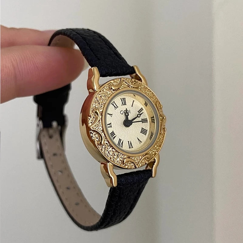 Women's Vintage Roman Quartz Leather Watch