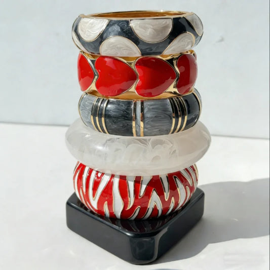 Women's Resin Heart Stripe Bangle Bracelet