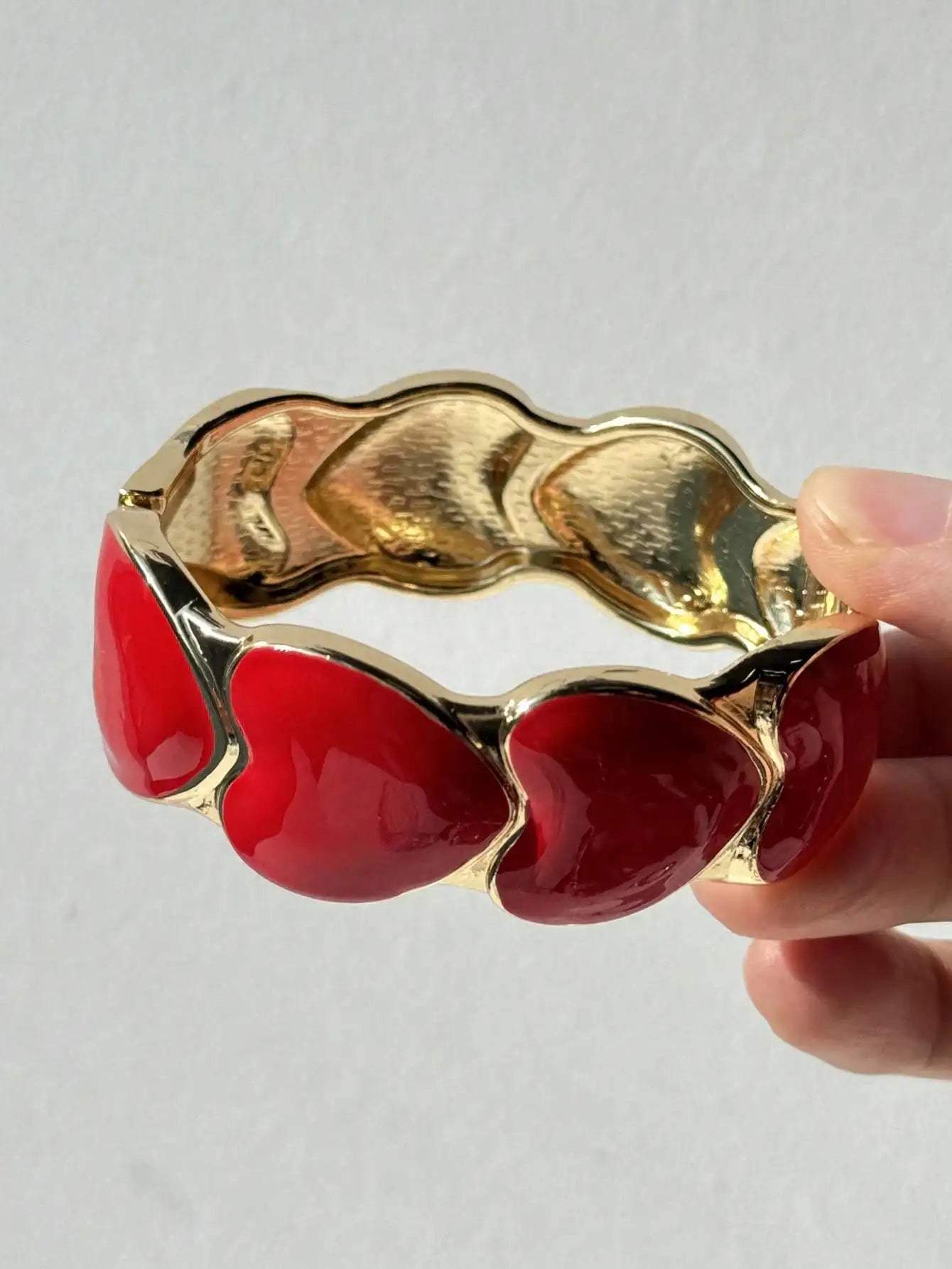 Women's Resin Heart Stripe Bangle Bracelet