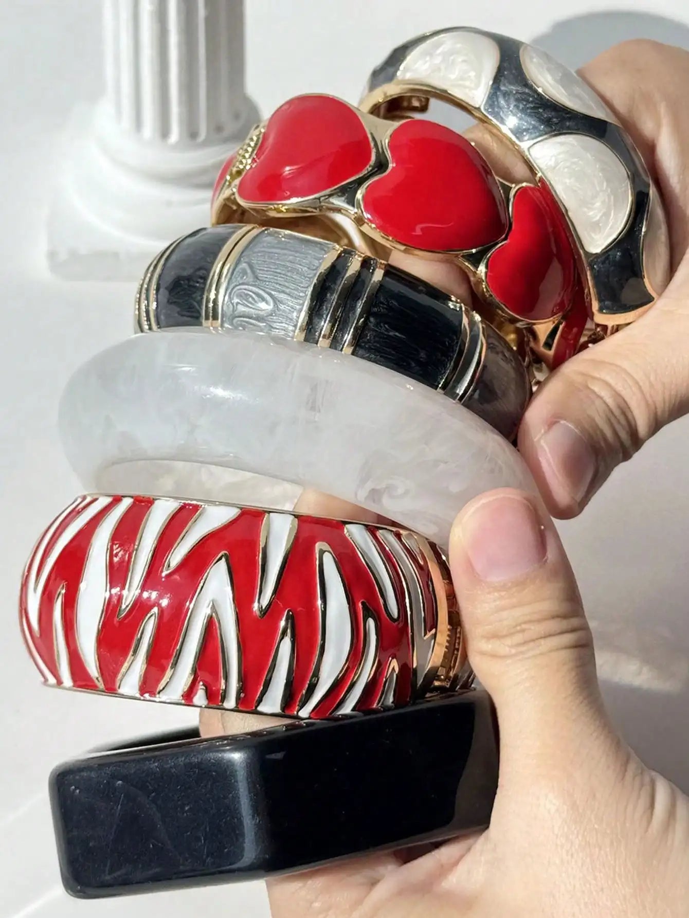 Women's Resin Heart Stripe Bangle Bracelet