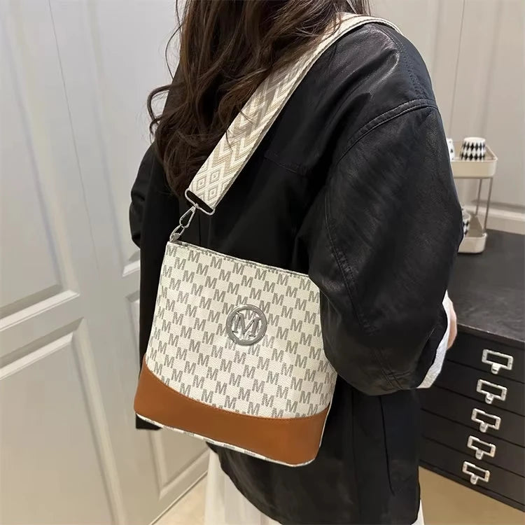 Crossbody Bag M Badge