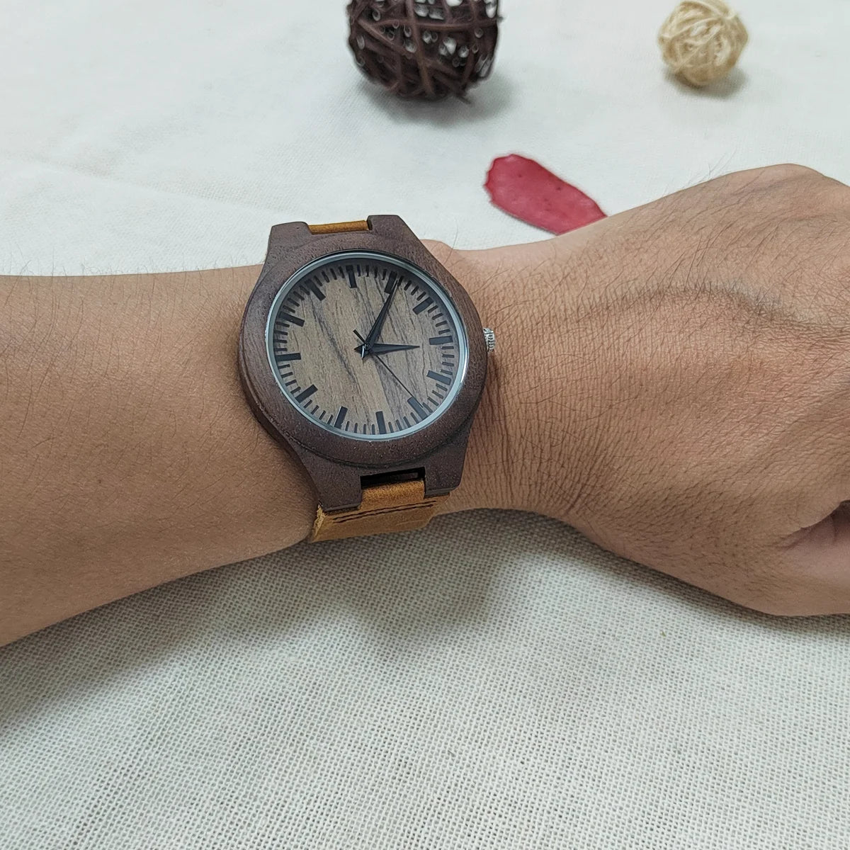 Men's Wood Quartz Wristwatch