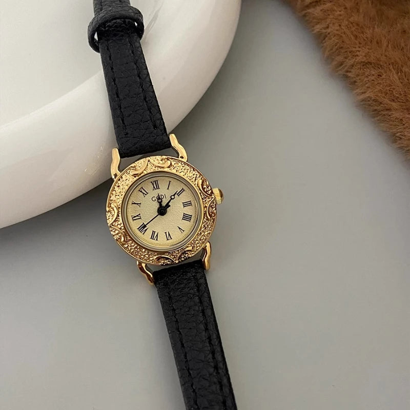 Women's Vintage Roman Quartz Leather Watch