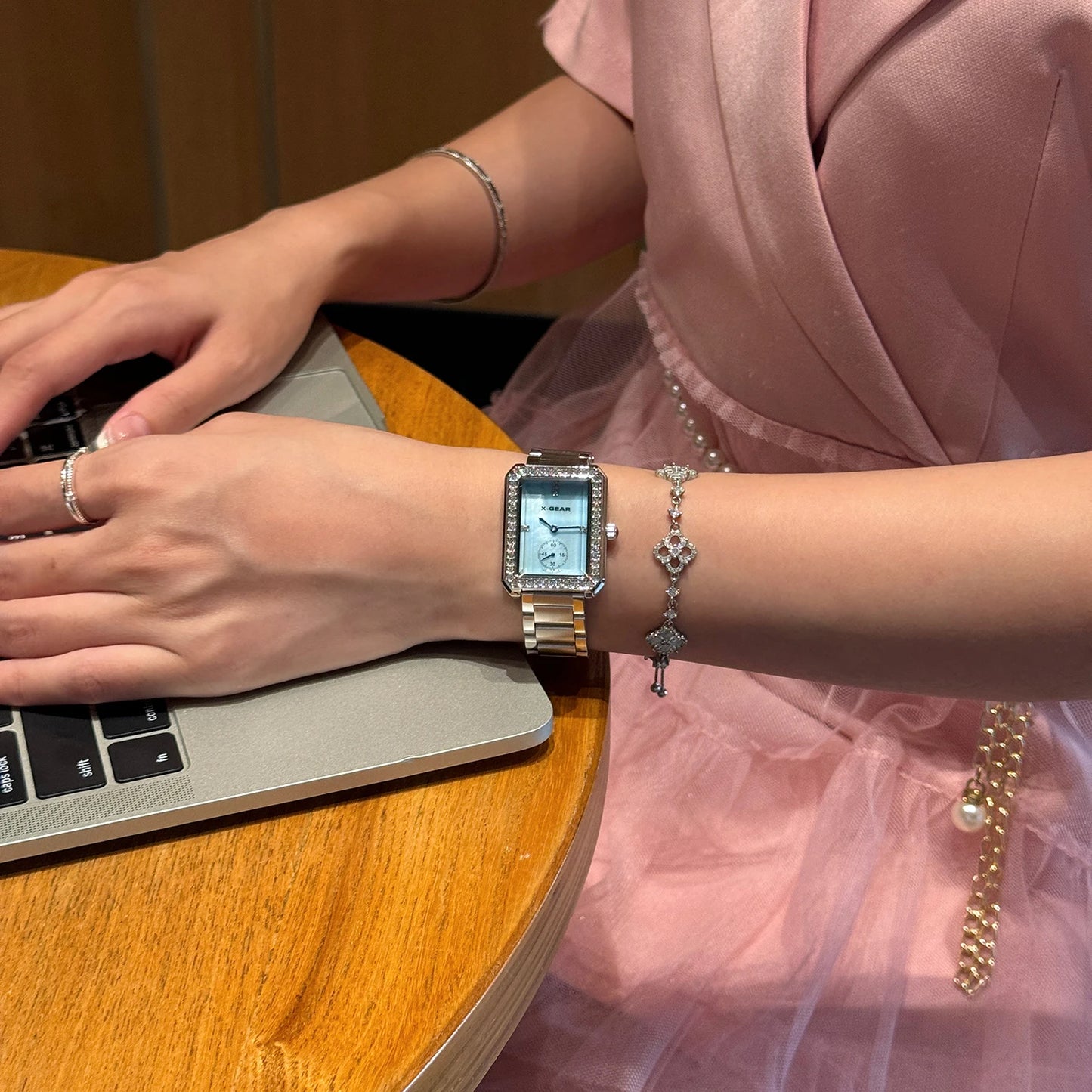 Zircon Dial Rose Gold Mesh Watch