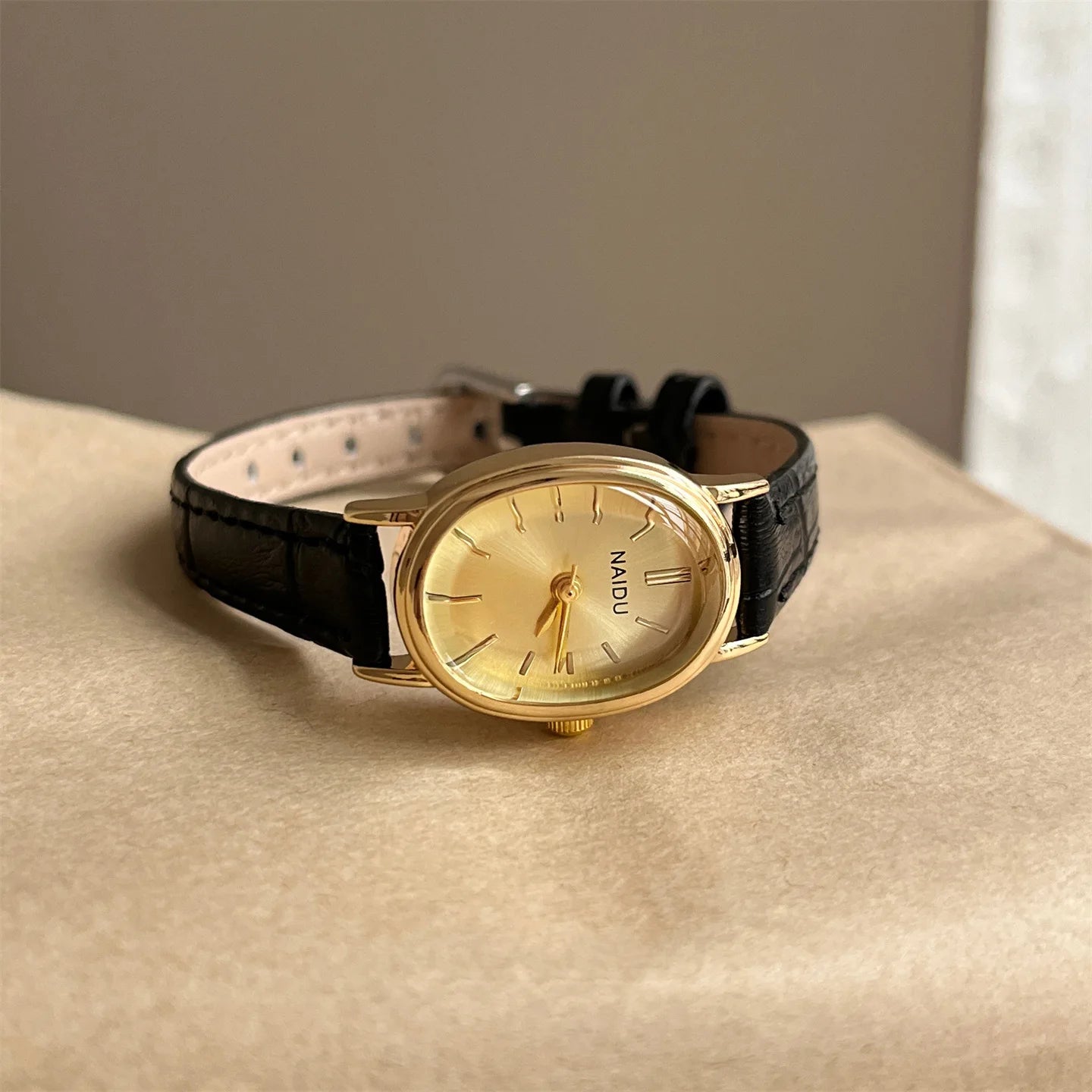 Vintage Oval Dial Ladies Watch