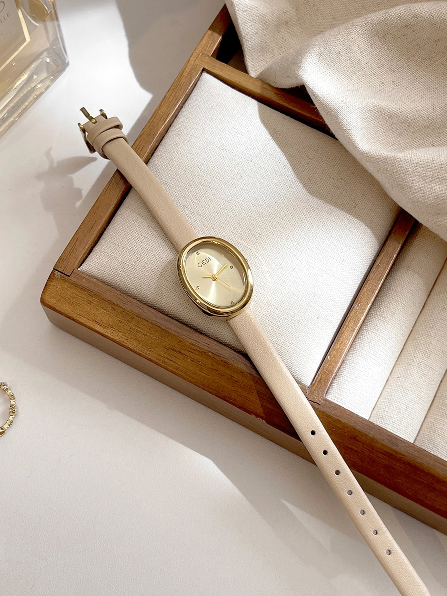 Oval Dial Leather Quartz Watch