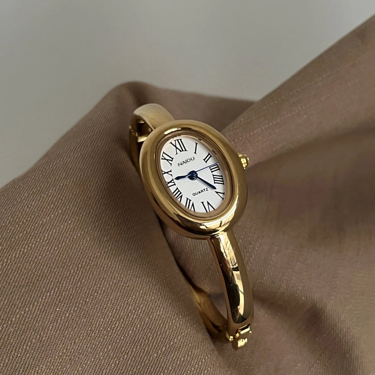 Oval Vintage Analog Watch