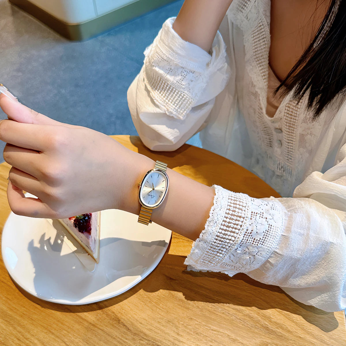 Gold Bracelet Vintage Quartz Watch