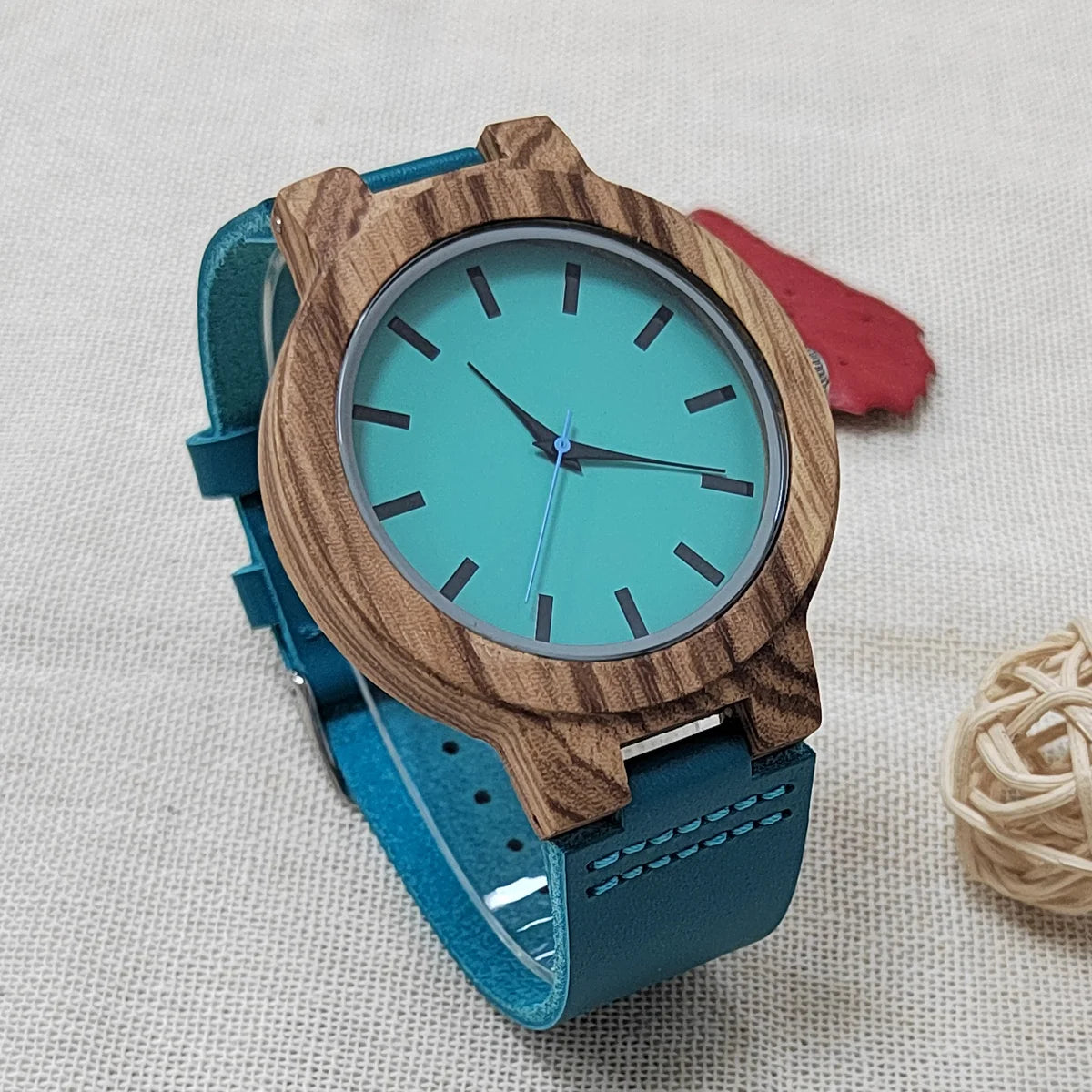 Men's Wood Quartz Wristwatch