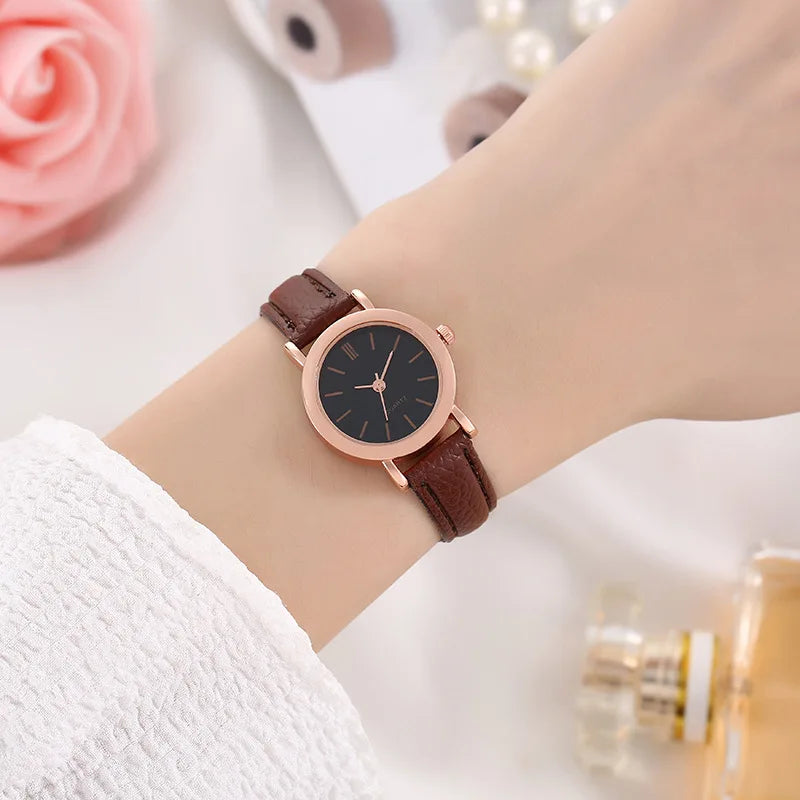 Retro Art Quartz Watch
