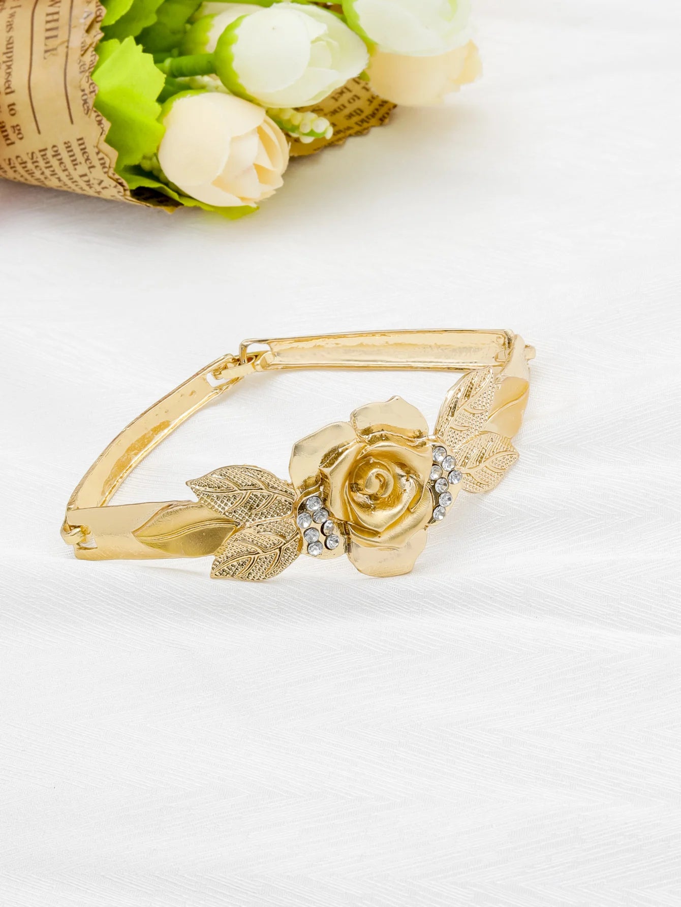 Gold Flower Pendant Jewelry Set