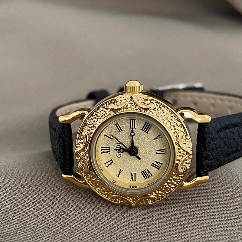 Women's Vintage Roman Quartz Leather Watch