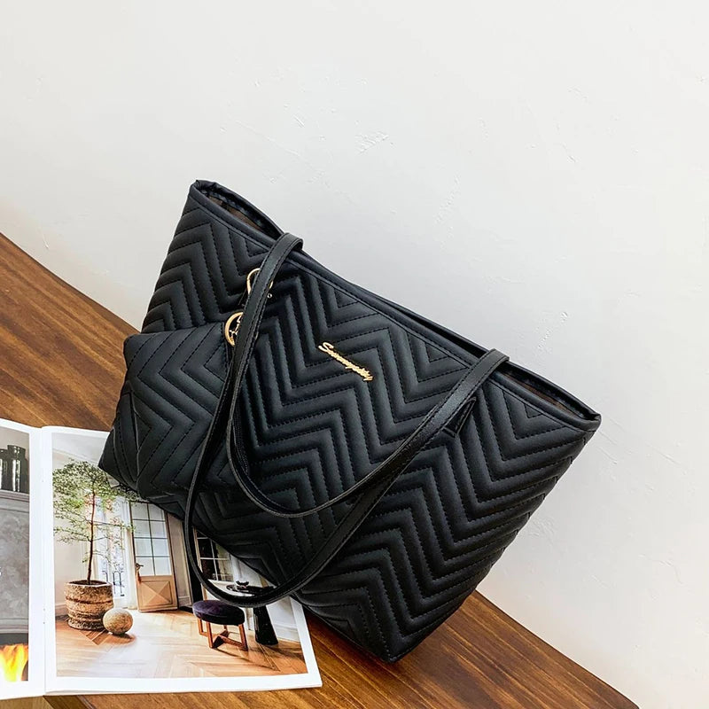 Wavy Grain Large Tote Bag