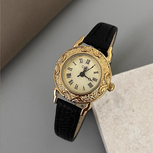 Women's Vintage Roman Quartz Leather Watch